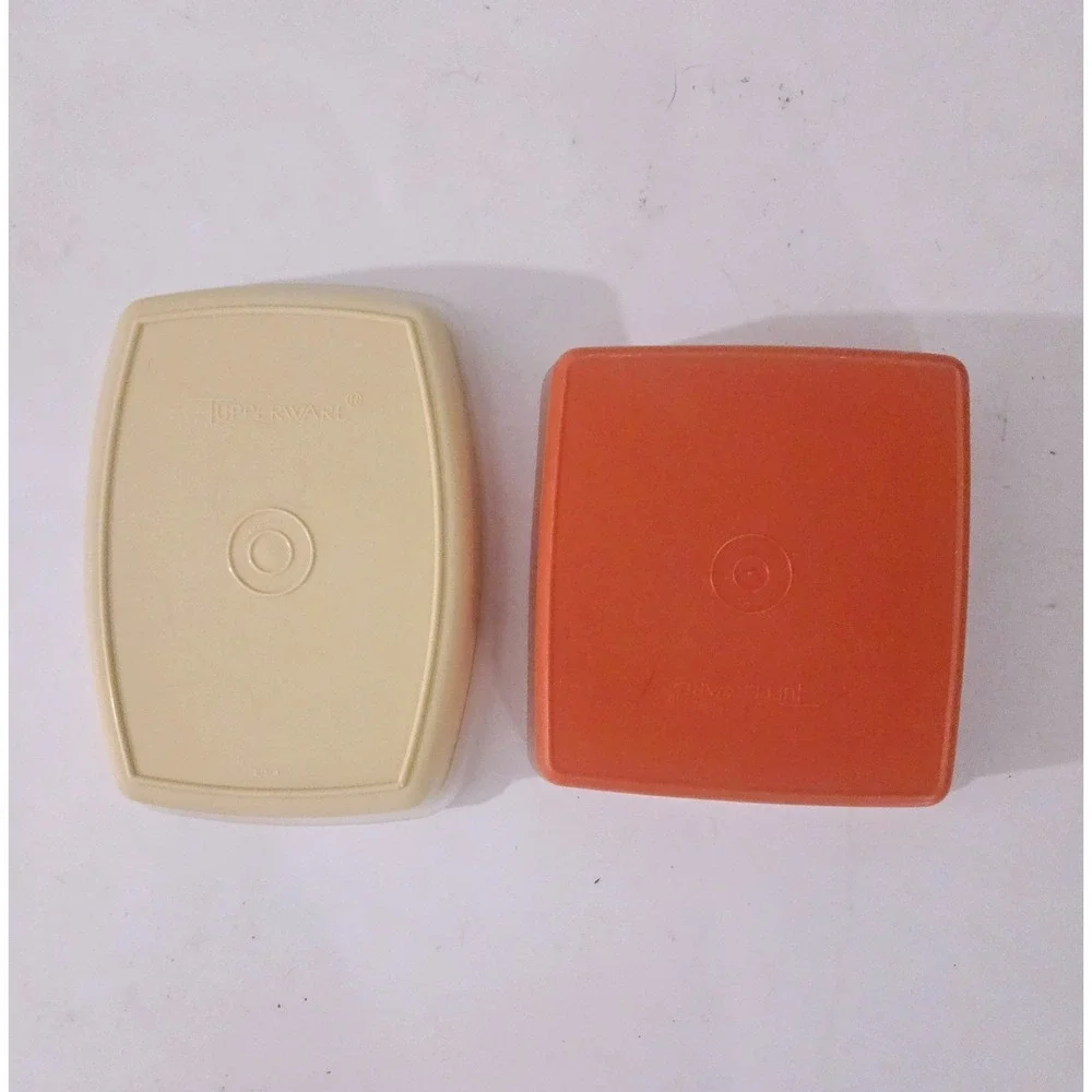 Vtg Tupperware Yellow Lunch/Snack# 813-4 And RED Sandwich Keeper# 670-4 LOT Of 2